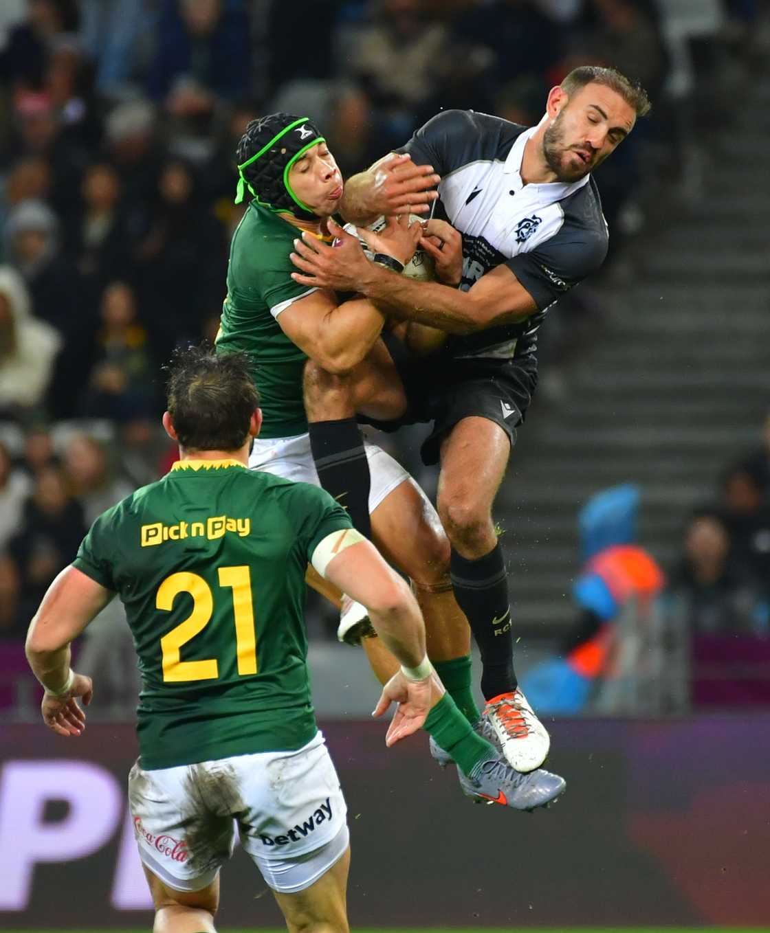 Boks triumphed against the Barbarians at the DHL Stadium 54-7.